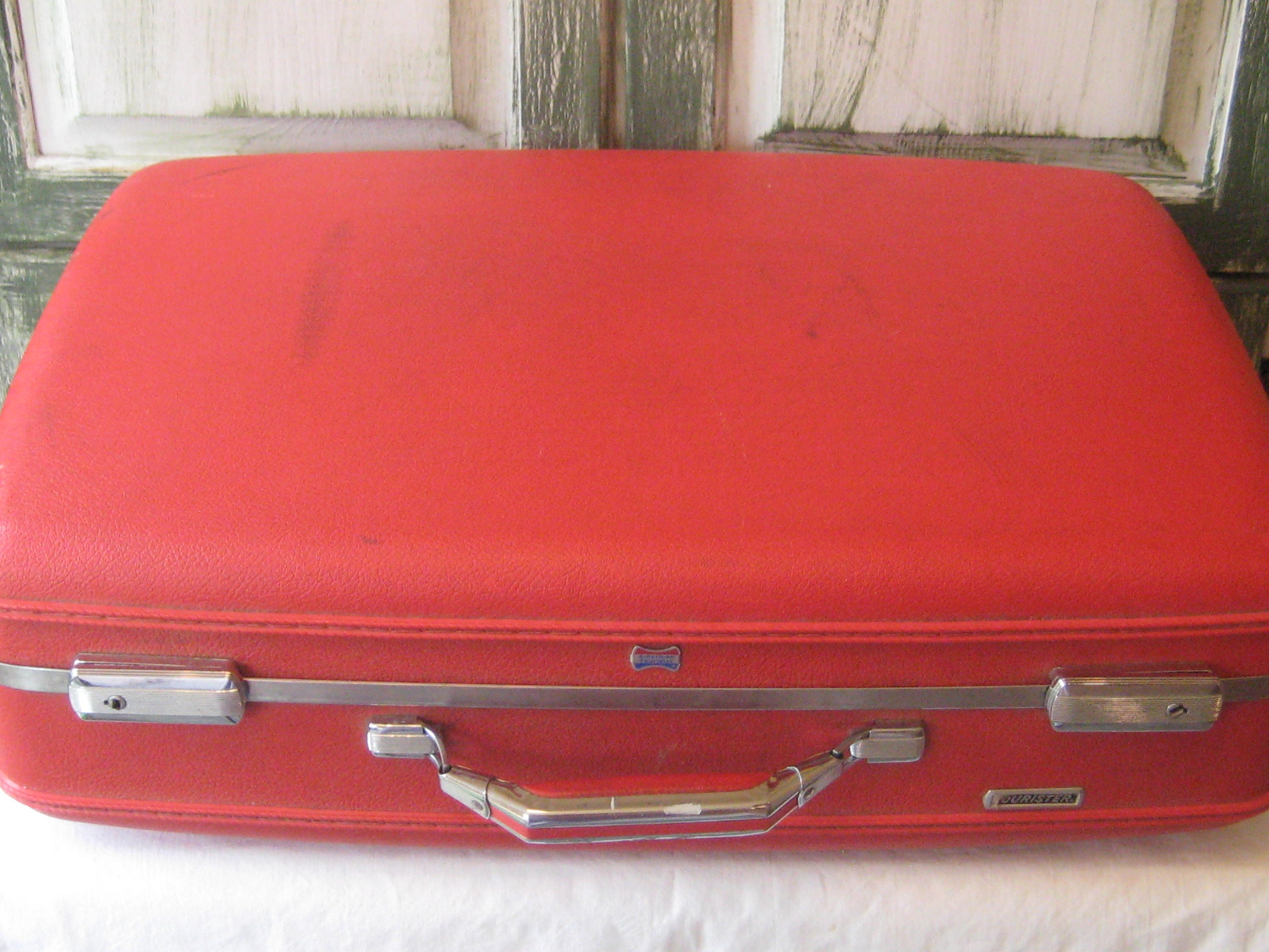 Vintage American Tourister Gray/Pink Luggage Hat Box Carry-On Round 16”  Suitcase