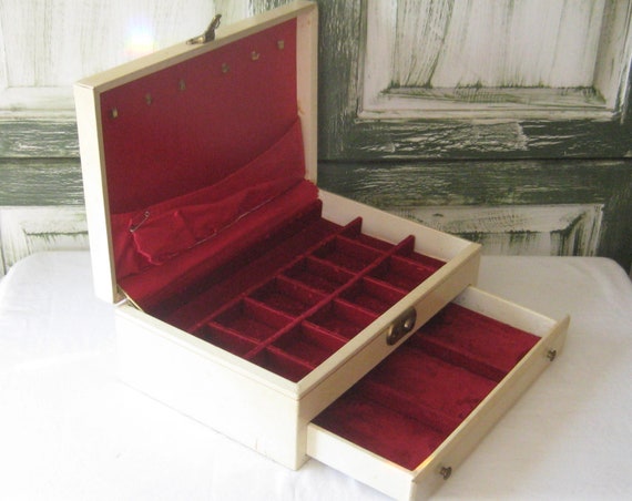 VELVET JEWELLERY BOX VANILLA VELVET JEWELLERY BOX VANILLA