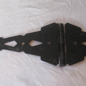 Large black metal door hinges, barn doors, ornate decorative cast iron heavy duty dual hinges, mid century hardware 50s 60s, farmhouse decor