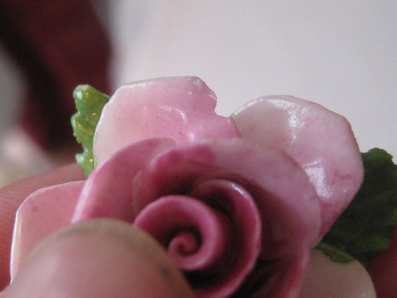 Vintage brass floral scarf clip, ceramic pink ros… - image 4