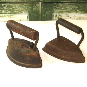 Fer triste antique, métal en fonte, manche en bois, années 1800, décor de salle de lavage, décor primitif rustique, butée de porte serre-livres réutilisé