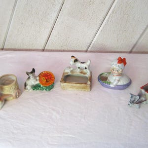Vintage miniatuur plantenbakken, hondenbeeldje, hondenkar, jong meisje in kom, terriër schildpad asbak, konijn, Pasen halverwege de eeuw, jaren 50