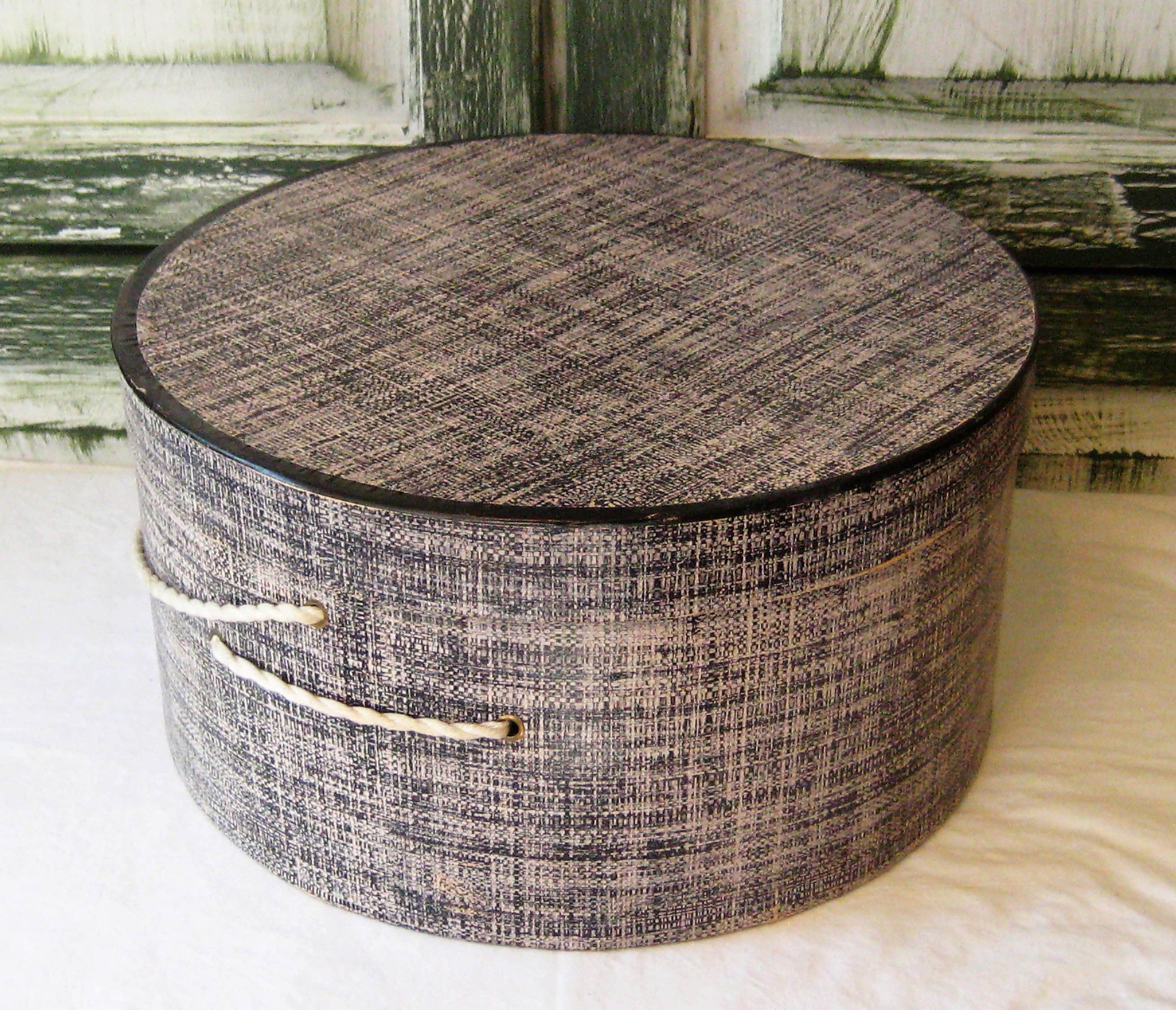 Large Vintage Hatbox, Round Cardboard, Fan Design