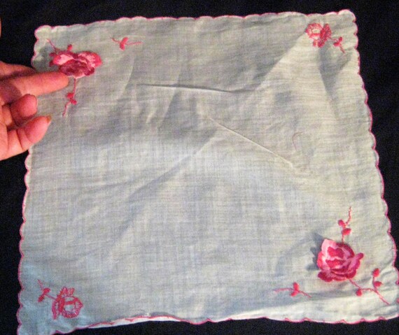Collection of 3 vintage handkerchiefs, white lace… - image 7