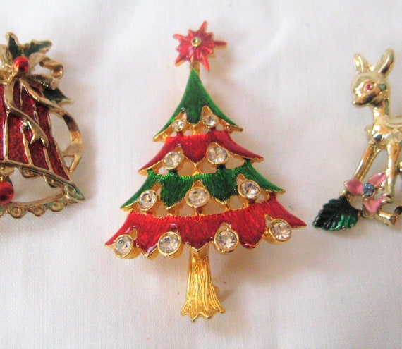 Collection of three Christmas brooches, enamel re… - image 3