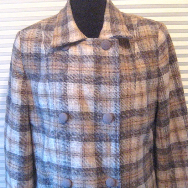 Vintage wool plaid Pendleton coat, mid century 1960s, shades of gray, black beige, plaid womens winter car coat size medium to large