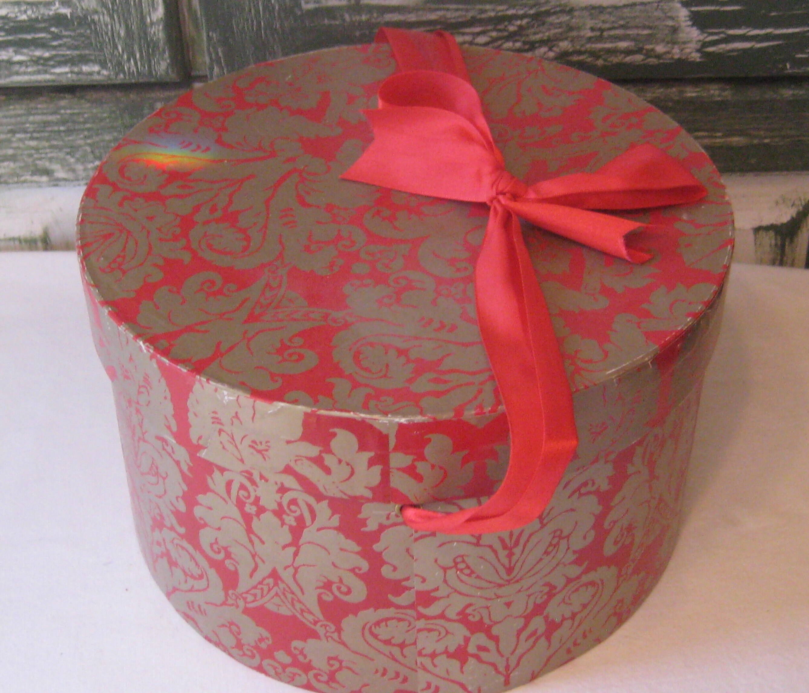 Vintage Cardboard Hat Box Red Gold Filigree 10 Hatbox -  Sweden