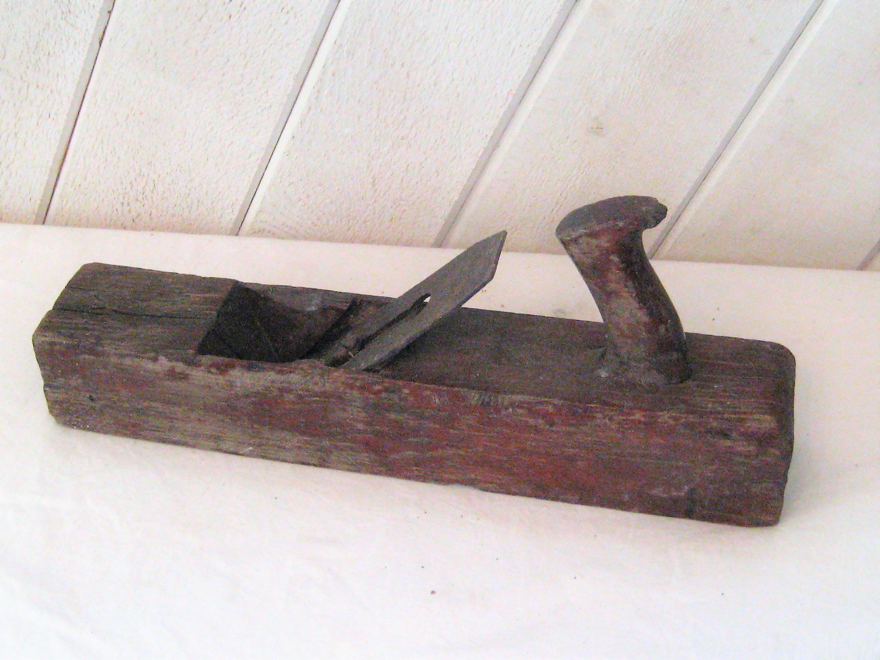 Vintage thickness planer outlet