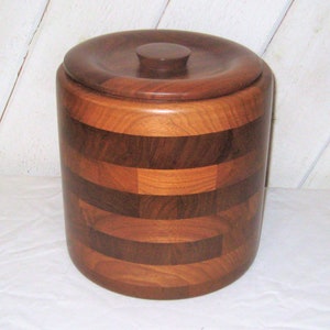 Wood ice bucket, MCM walnut inlaid wood ice bucket, Kustom Kraft, mid century modern, 50s 60s, vintage barware, man cave decor