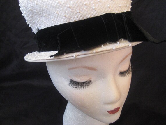 White Formal Hat With Large Black Bow, Top Hat, Milgrim 50s  display picture 1
