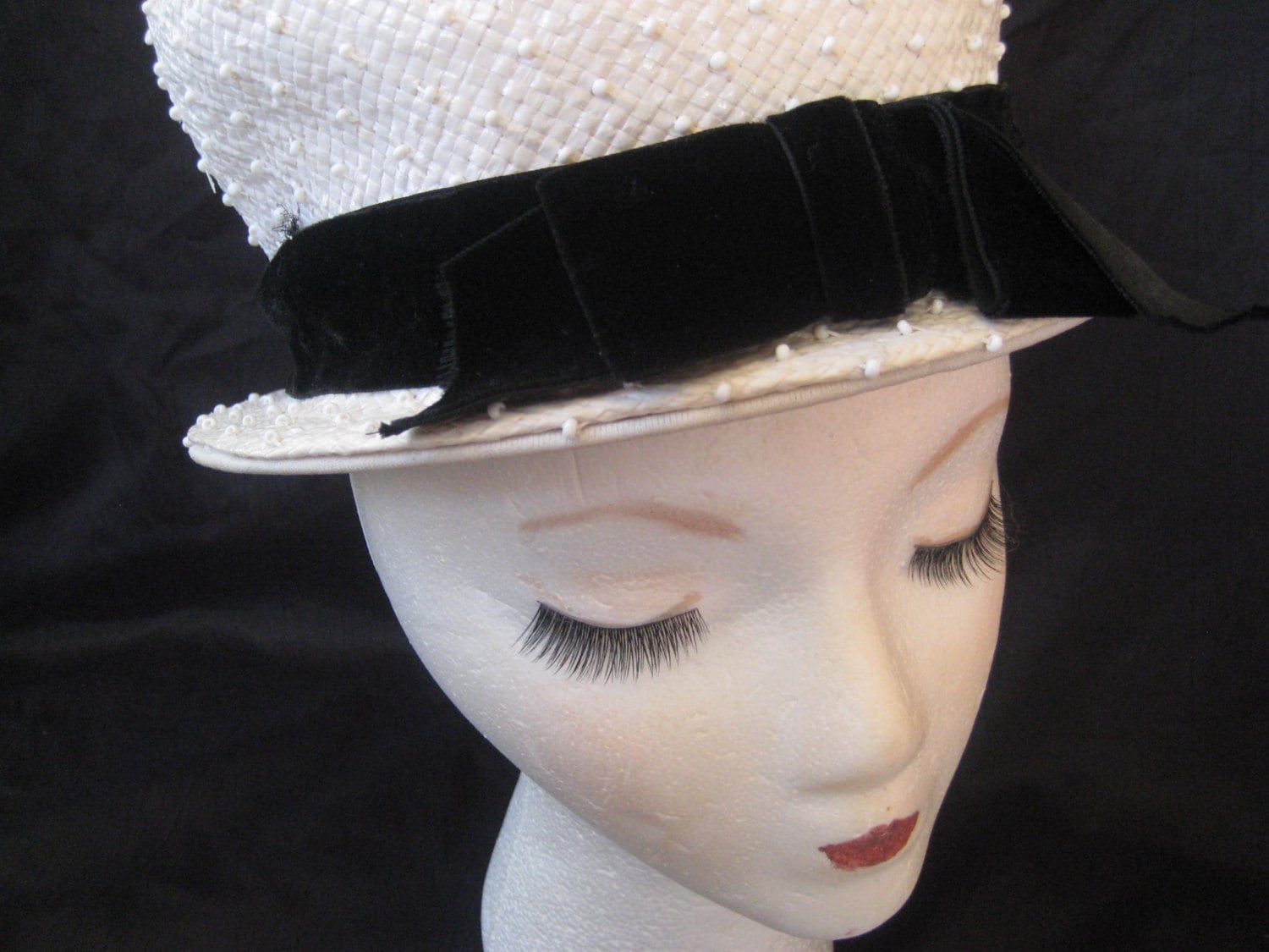 White formal hat with large black bow, top hat, Milgrim 50s hat, Sunday church hat, 21 inch hat, mid century, 1950s, rare unusual unique