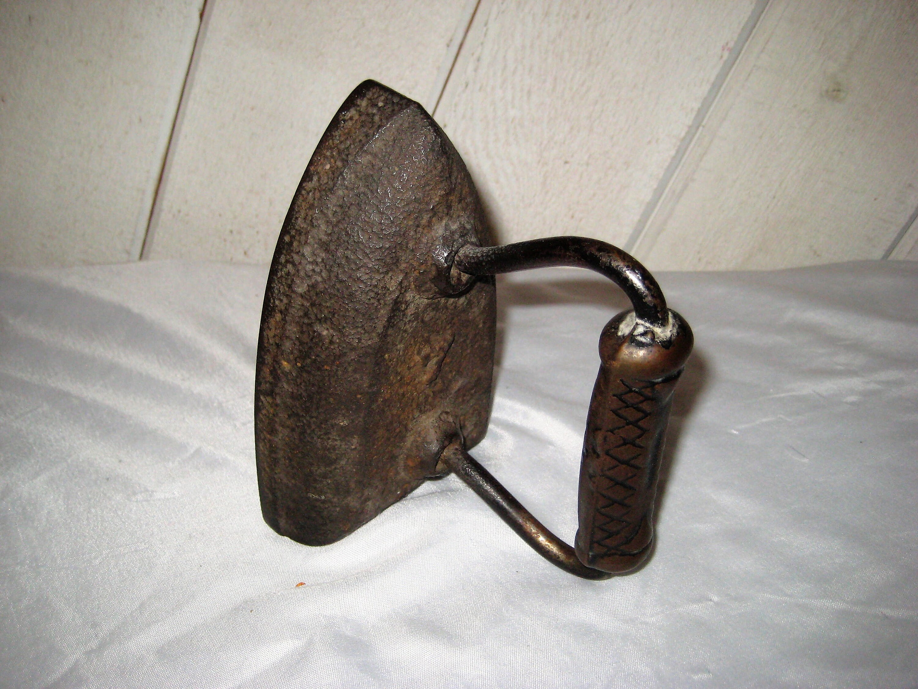 Antique Sad Iron Cast Iron No 7 Vintage Door Stop Laundry Etsy
