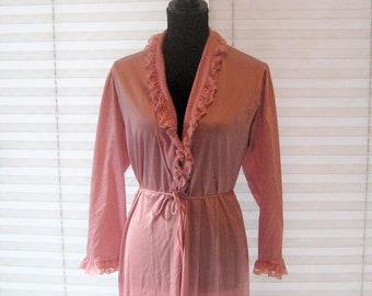 Vintage pink nylon thin robe, summer spring robe, dusty rose, ruffle collar, lace trim,  Lorraine robe, made in USA, 60s 70s, small medium