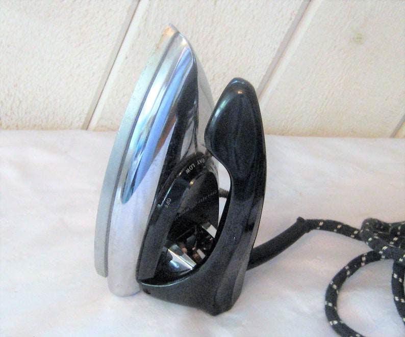 mid century electric travel iron made in USA General Electric GE laundry room decor small petite Vintage traveling iron