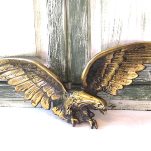 Large antique metal eagle, gold black wall hanging decor, bird of prey, mid century 50s 60s, patriotic Americana decor extra large 25 inches