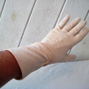 Gants de cérémonie longs taupe, gants d&#39;été, gants de déguisement, gants en nylon, milieu du siècle, taille 7, gants d&#39;opéra, années 50 60, fabriqués aux États-Unis, soirée