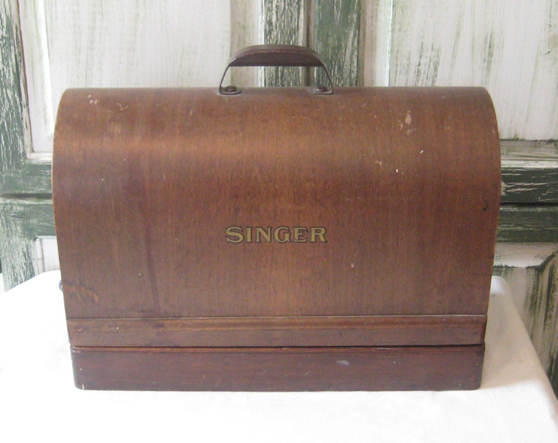 Antique electric Singer Sewing Machine, brown wood domed case, black gold cast iron metal sewing machine portable traveling mid century 50s image 10