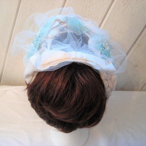 Blue white mini hat, floral Hat, veil hat, formal church hat, Sunday hat, mid century, 50s 60s image 3