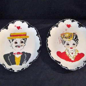 Paar man vrouw muur hangende platen, man vrouw, hoge hoed vlinderdas, wit zwart rood geel, Victoriaans paar, cadeau voor verjaardag 40s 50s