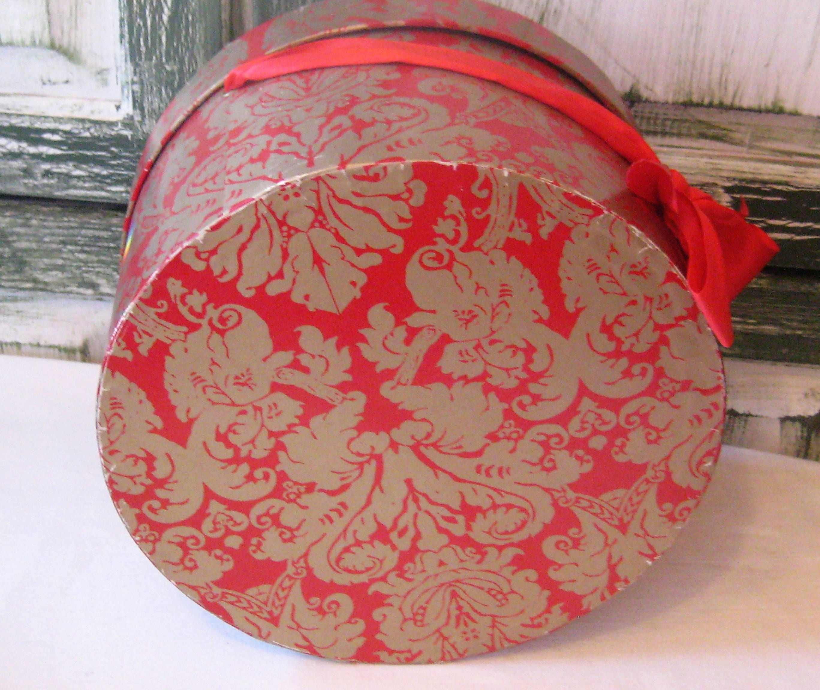 Vintage Cardboard Hat Box Red Gold Filigree 10 Hatbox -  Sweden