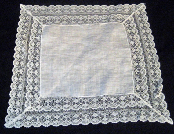 Collection of 3 vintage handkerchiefs, white lace… - image 5