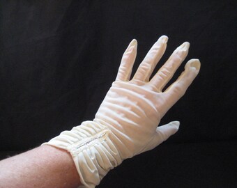 Ivory sheer nylon summer gloves, ruffled hem, decorative party gloves, evening formal, 50s 60s mid century, brides gloves