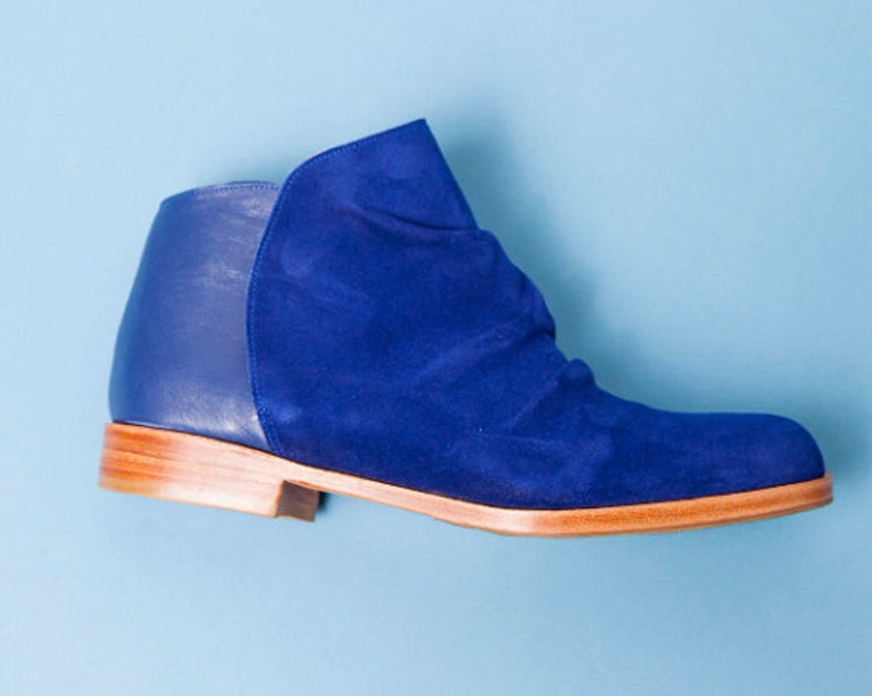 Botineta. Handmade leather and suede boots in red, purple and blue. Handmade in Argentina. Blue