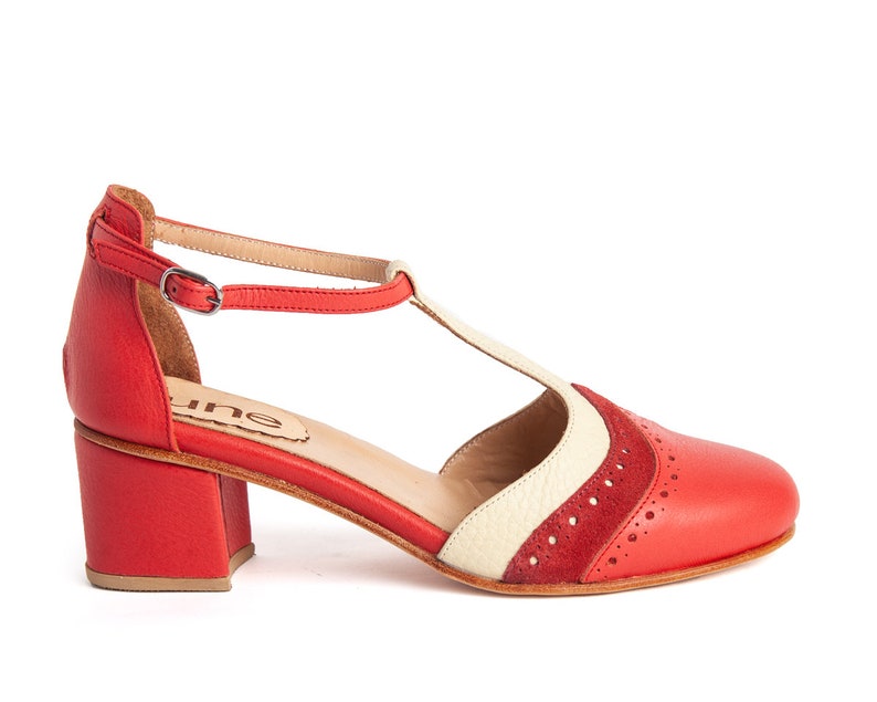 Handmade leather woman shoes in medium heel in red and cream Made in Argentina Red Ivy image 3