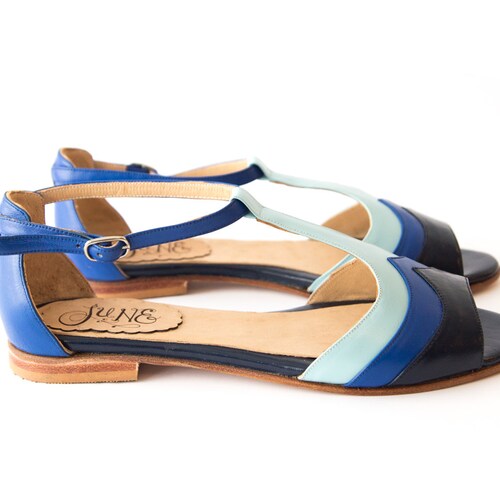 Vickyna Sky (CH) - Flat Sandal T-Strap in Navy Blue, Royal Blue and Light Blue Leather - Handmade in Argentina