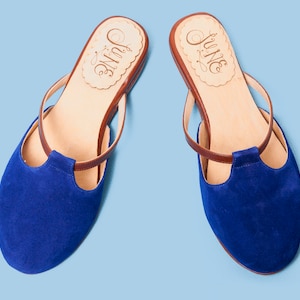 Handcrafted Leather Mules: Romantic Style Women&#39;s Shoes