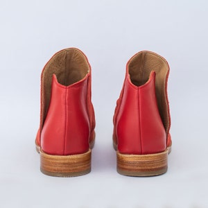 Botineta. Handmade leather and suede boots in red, purple and blue. Handmade in Argentina. image 6