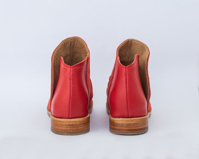 Botineta. Handmade leather and suede boots in red, purple and blue. Handmade in Argentina. image 6