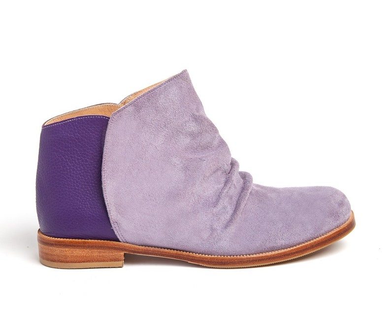 Botineta. Handmade leather and suede boots in red, purple and blue. Handmade in Argentina. Purple