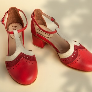 Handmade leather woman shoes in medium heel in red and cream Made in Argentina Red Ivy image 1