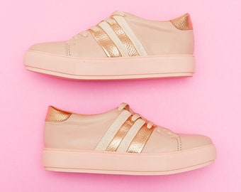 Pink Sneakers shoes. Handmade leather women urban sneaker. Lace up, tie shoe. Pink, gold and white colors. Alexia Nude