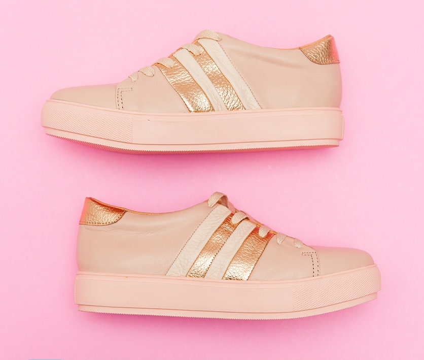 Zapatillas Alexia Nude. Zapatillas de cuero urbanas de mujer en nude, rosa y natural. Hechas a mano en Argentina