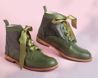 Ankle boot. Handmade women boot in red, blue, green and brown leather. Booties for dance, wear and to love. Ohio boots