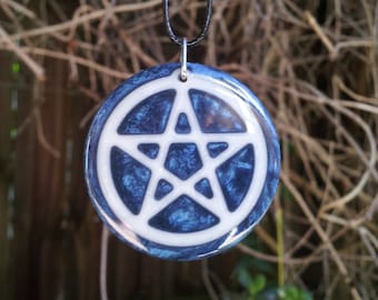 Pentacle Pendant made with pearl resin: pentagram, wicca, witchcraft