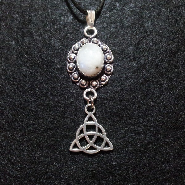 Collar Triquetra de Piedra Lunar: Nudo celta, nudo de la Trinidad, cristal, wicca