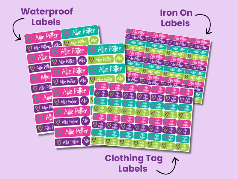 K&ouml;nnte beinhalten: Drei B&ouml;gen personalisierter Etiketten in Rosa, Gr&uuml;n und Lila. Die Etiketten tragen die Aufschrift "Allie Potter" mit Herzgrafiken. Das Bild enth&auml;lt den Text "Waterproof Labels", "Iron On Labels" und "Clothing Tag Labels".