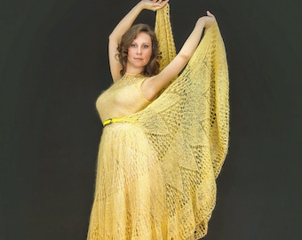 TENDENCIAS DE MODA DE GANCHILLO - vestido de punto amarillo de hilo mohair-seda
