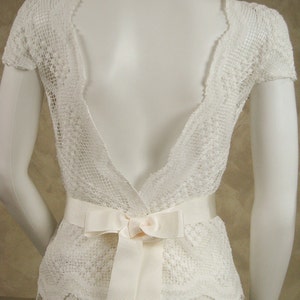 LA VENTE. Dentelle blanche exclusive deux pièces costume de mariage (haut et jupe) faite de dentelle filet noué vintage, robe de mariée bohème