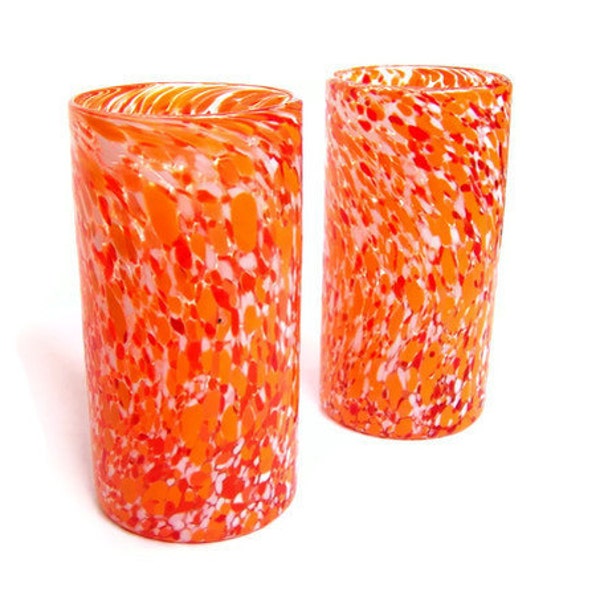 Vintage Brille paar paar Satz von zwei geblasenes Glas Becher Orange wei&szlig; rot gesprenkelte Gefleckte gro&szlig;en Zylinder-Glaskunst