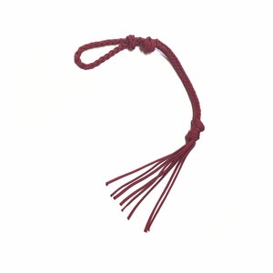 Training crop riding quirt burgundy braided from paracord