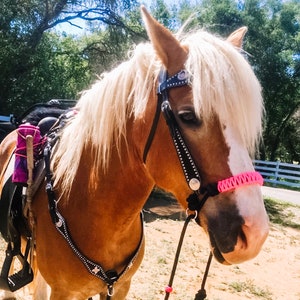 Paracord indian bosal with rings custom colors, bitless bridle horse tack