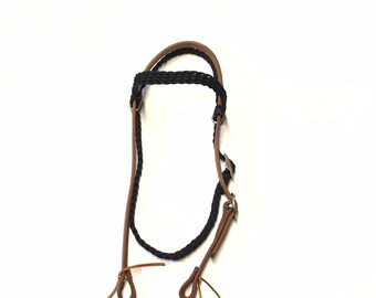 Horse Bridle average horse  size leather and paracord