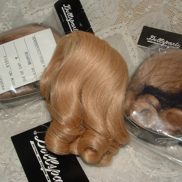 Vintage Human Hair Honey Blonde Doll Wig - Sz. 7/8 -  Long curl, center part