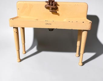 Arcade Manufacturing 1930s Cast Iron Miniature Crane Toy Sink