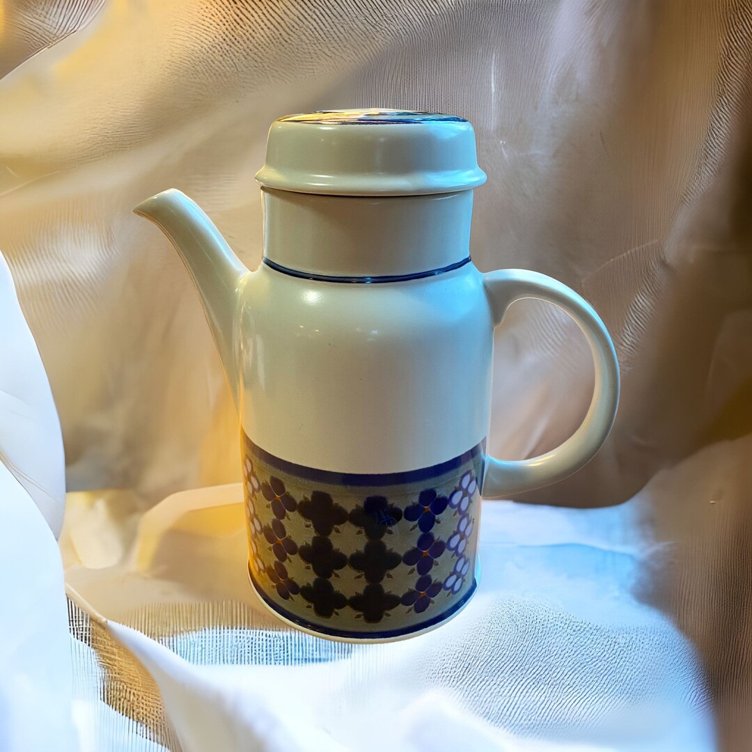 Royal Doulton 1973 Mod Lambeth Stoneware Coffee Pot in the Tangier