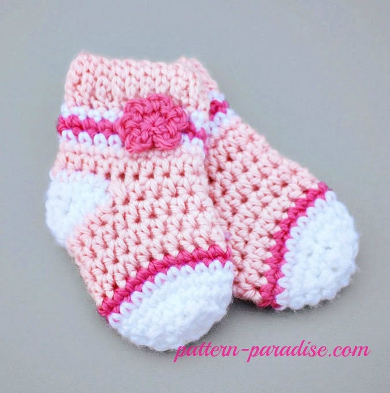 Crochet Pattern, Baby Hat and Socks Booties, PDF 15-209 image 4